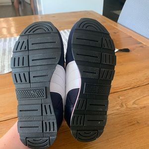 Kids Puma sneaker-new-never worn!